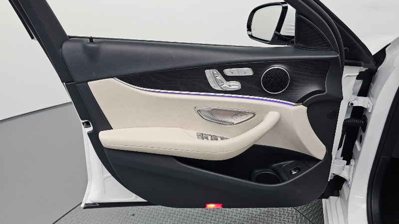 car Mercedes Benz E Class id75794 photo #24