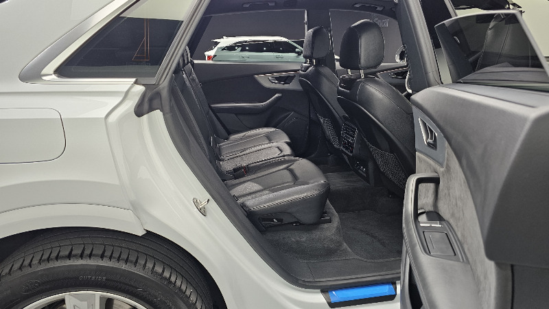 car Audi Q8 id76012 photo #11