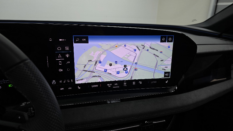 car Audi SQ6 e-tron id76014 photo #13