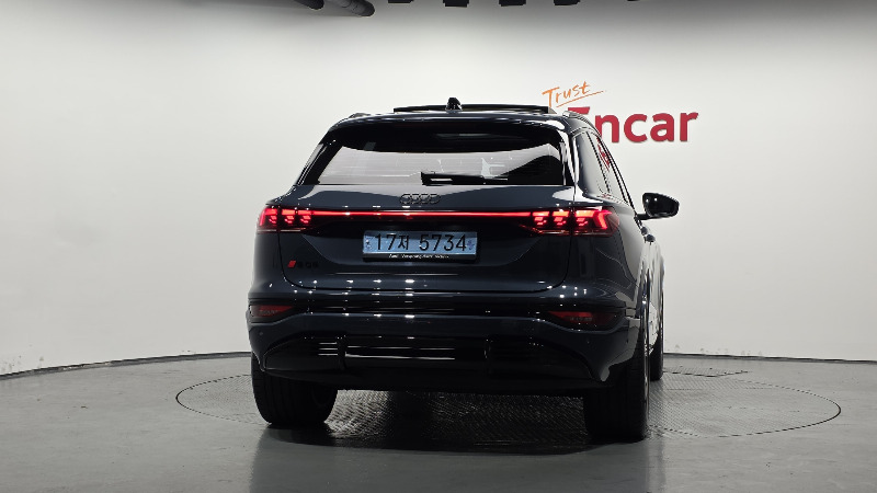 car Audi SQ6 e-tron id76014 photo #4