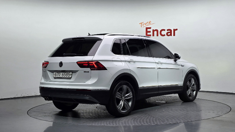 car Volkswagen Tiguan id76122 photo #2