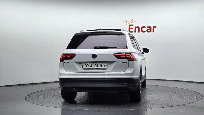 car Volkswagen Tiguan id76122 photo #4