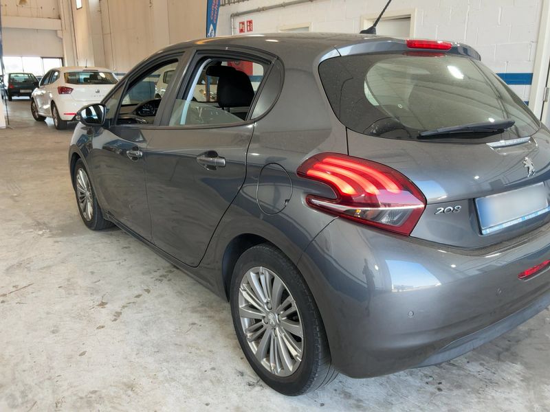 car Peugeot 208 id76157 photo #2