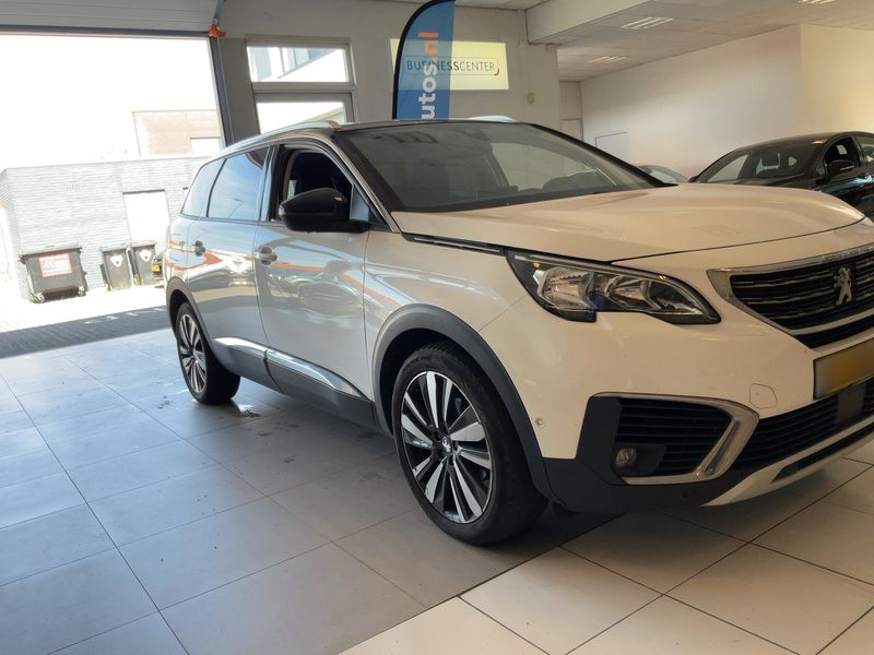 car Peugeot 5008 id76218 photo #13