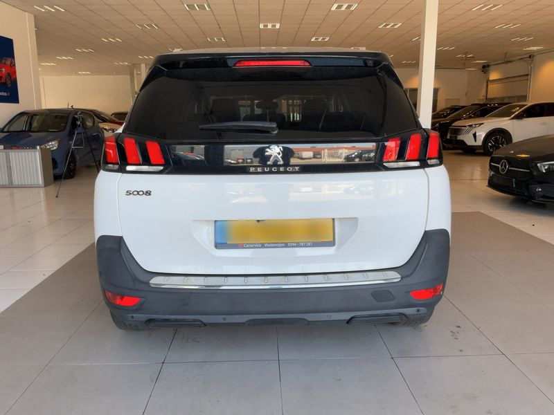 car Peugeot 5008 id76218 photo #3