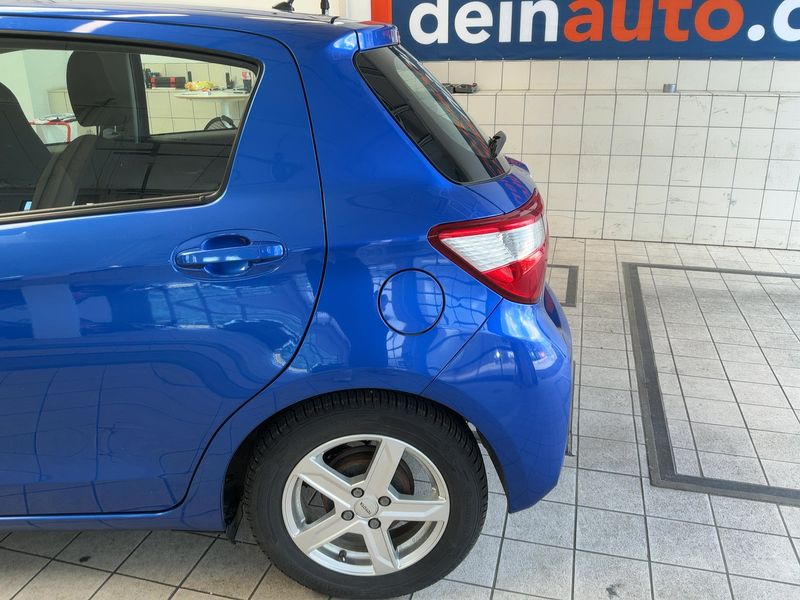 car Toyota Yaris id76340 photo #2