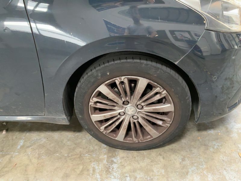 car Peugeot 208 id76401 photo #12