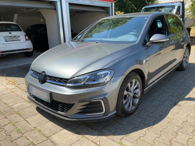 car Volkswagen Golf id76496 main photo