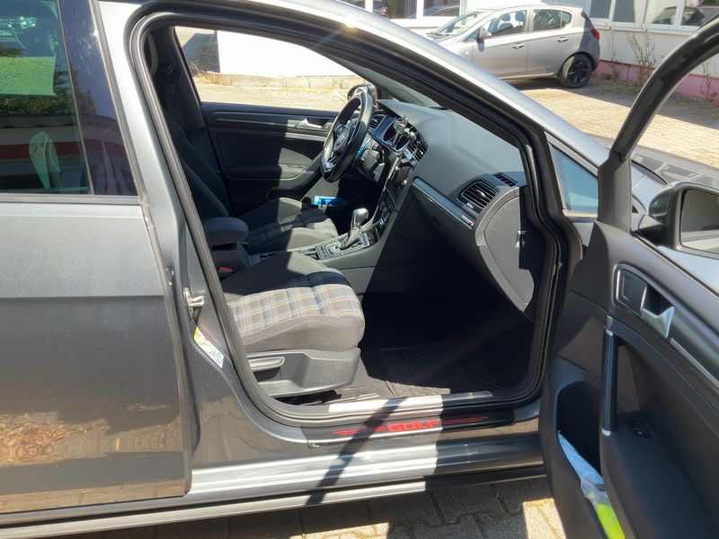 car Volkswagen Golf id76496 photo #16