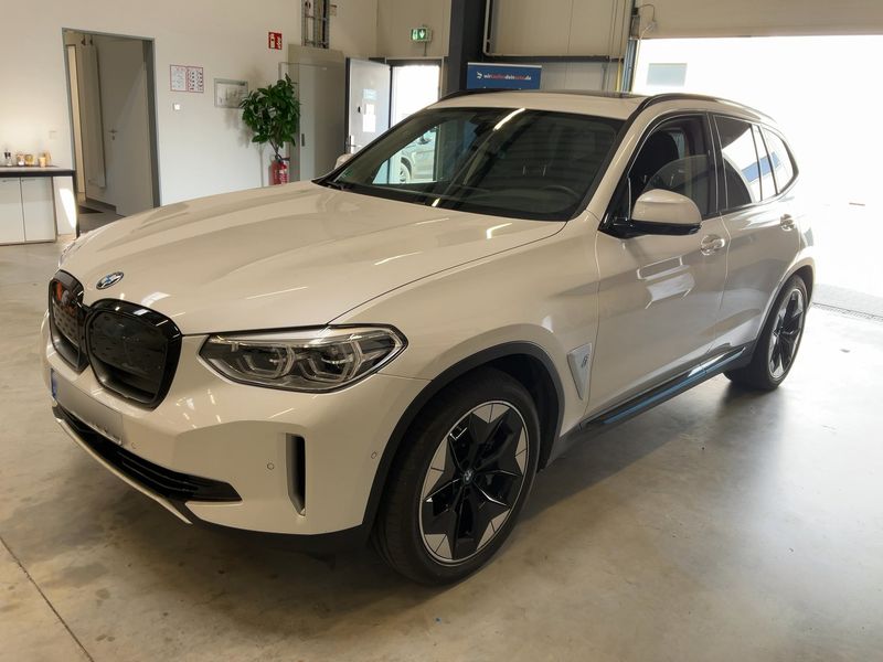 car BMW iX3 id76609 main photo