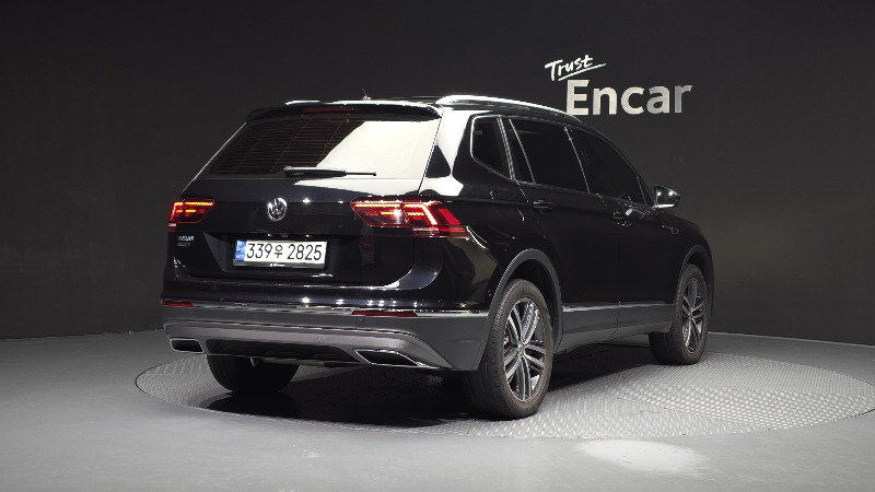 car Volkswagen Tiguan id76768 photo #2