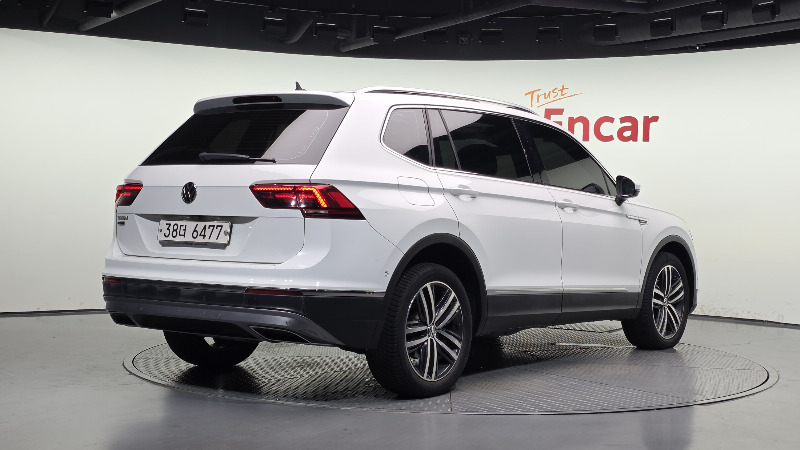 car Volkswagen Tiguan id76785 photo #2