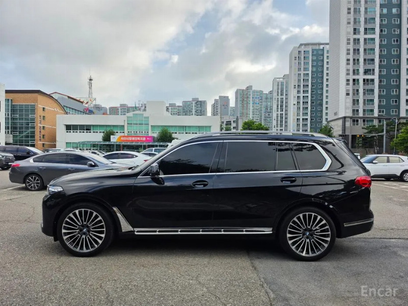 car BMW X7 id76985 photo #2