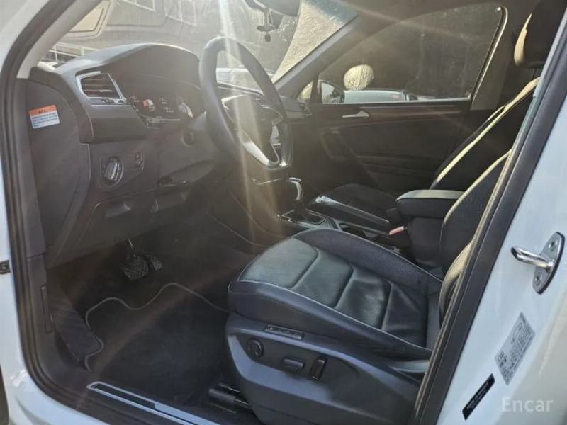 car Volkswagen Tiguan id77079 photo #8