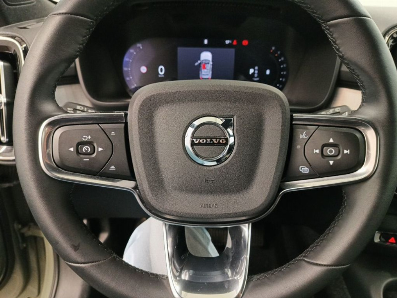 car Volvo XC40 id77215 photo #5