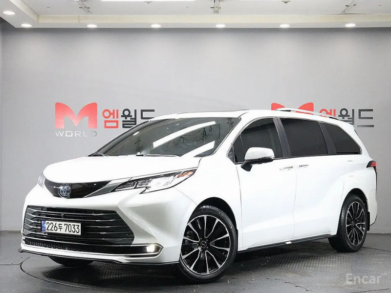 car Toyota Sienna id77321 main photo