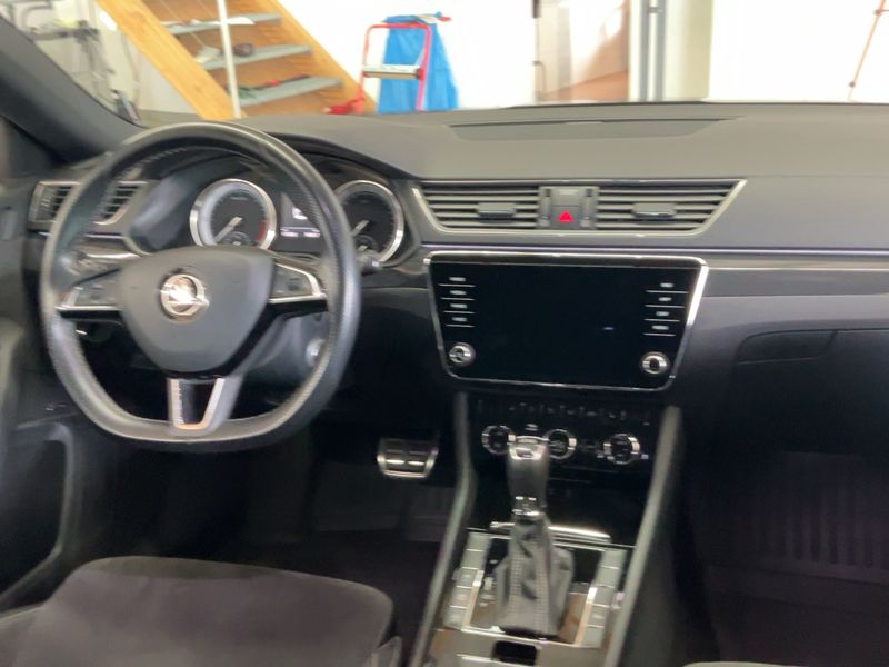 car Skoda Superb id77433 photo #18