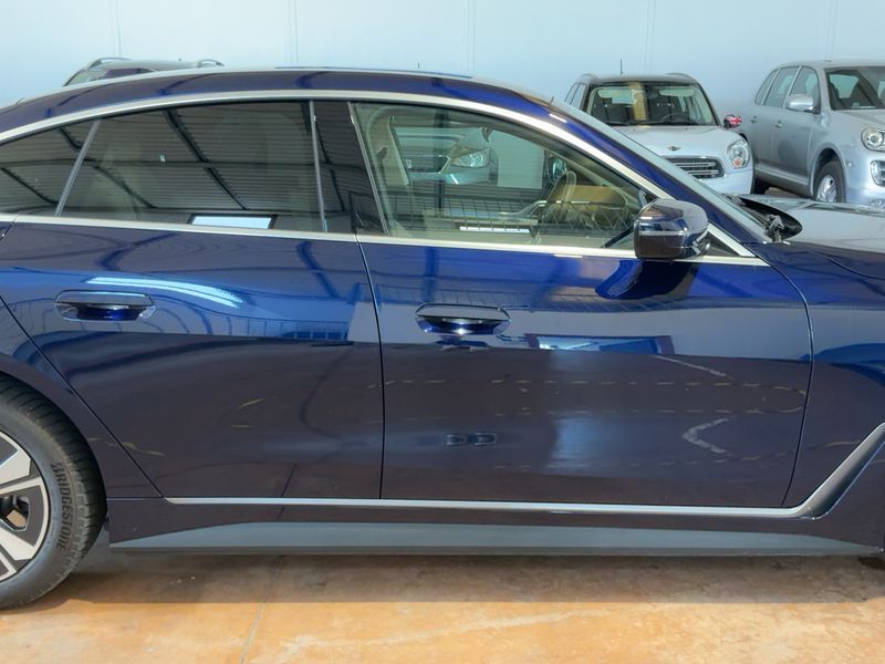 car BMW i4 id77982 photo #11