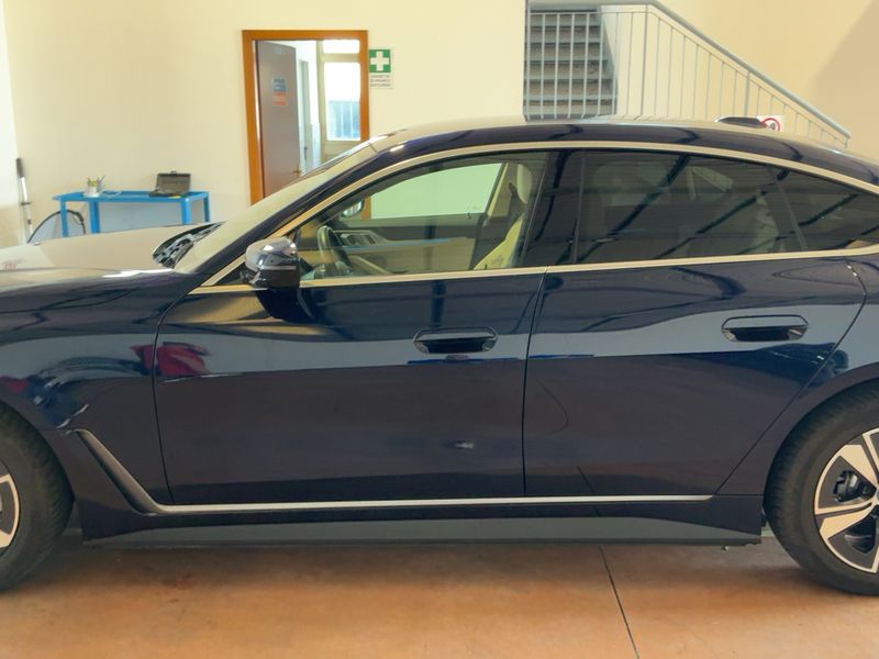 car BMW i4 id77982 photo #8