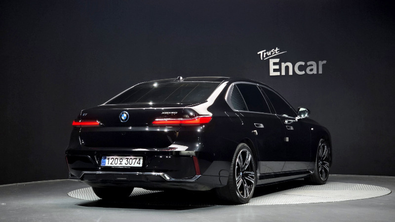 car BMW i7 id78921 photo #2