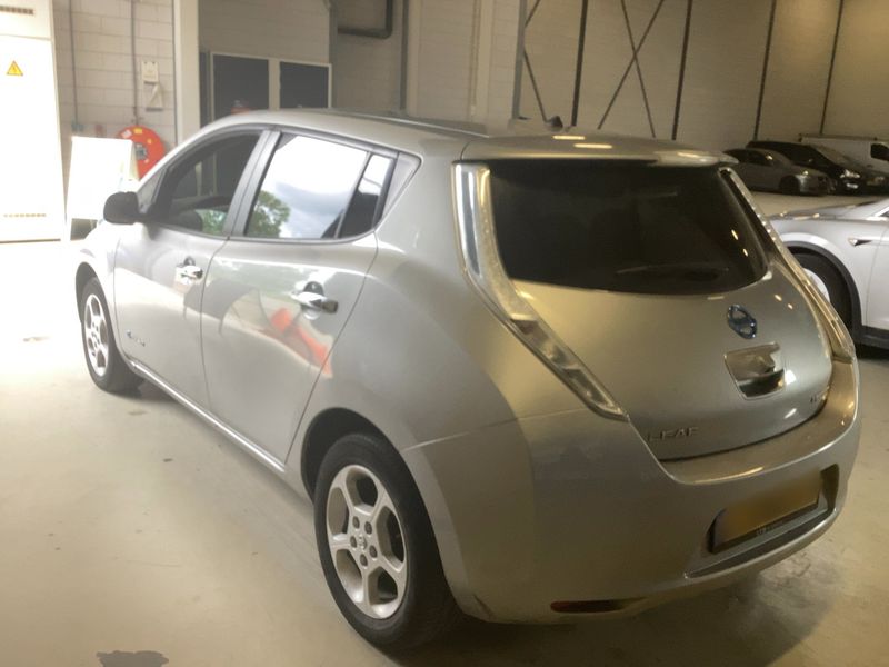 car Nissan Leaf id79404 photo #2