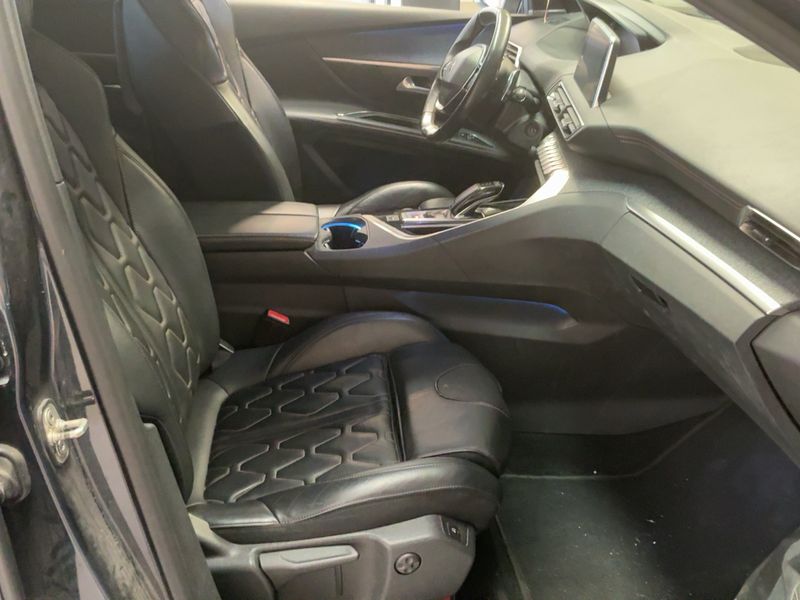 car Peugeot 5008 id79794 photo #16