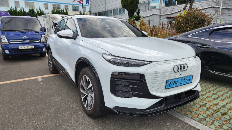 car Audi Q6 e-tron id79949 photo #2