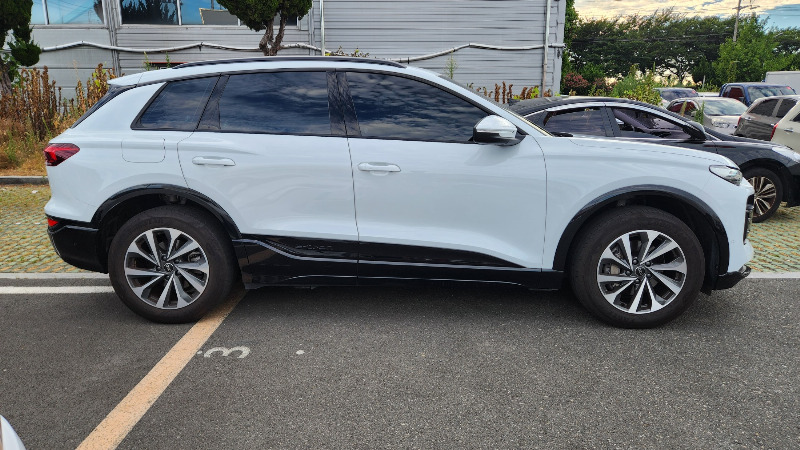 car Audi Q6 e-tron id79949 photo #3