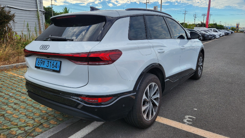 car Audi Q6 e-tron id79949 photo #4