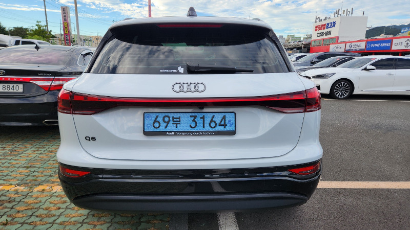 car Audi Q6 e-tron id79949 photo #5
