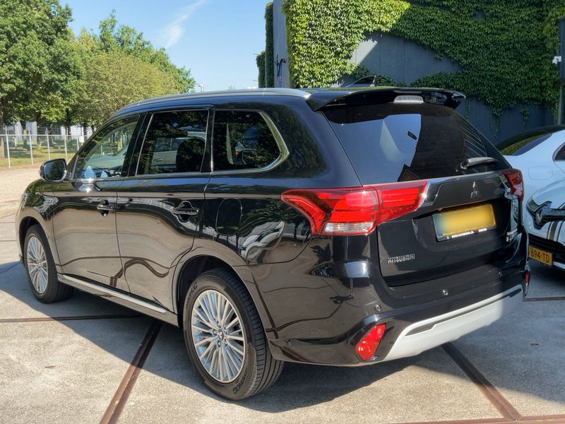 car Mitsubishi Outlander id79964 photo #2