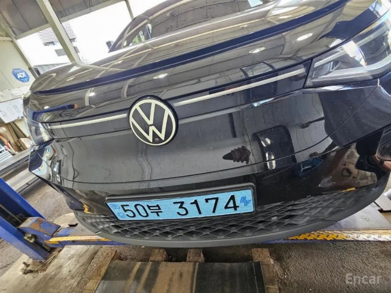 car Volkswagen ID.4 id80121 main photo