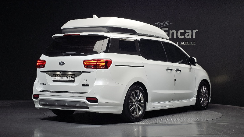 car KIA Carnival id80201 photo #2
