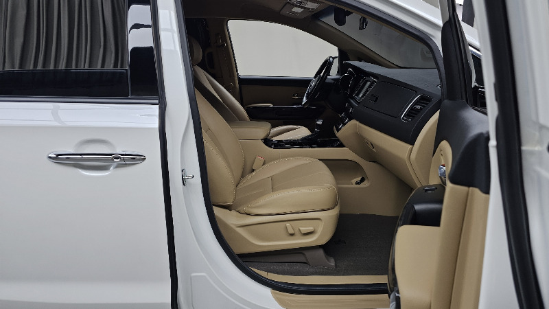 car KIA Carnival id80201 photo #26
