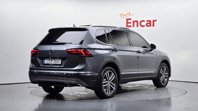 car Volkswagen Tiguan id80255 photo #2