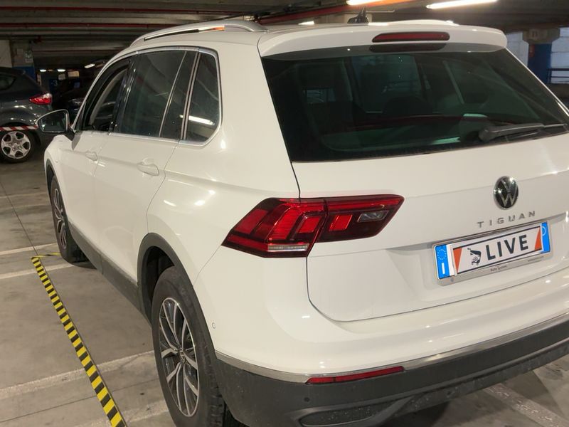 car Volkswagen Tiguan id80450 photo #2