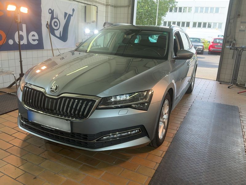 car Skoda Superb id80461 main photo