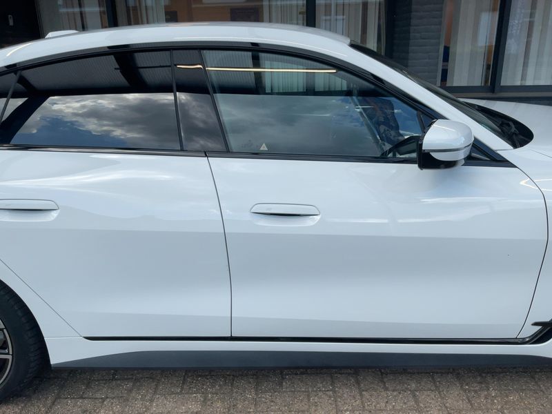 car BMW i4 id80574 photo #11