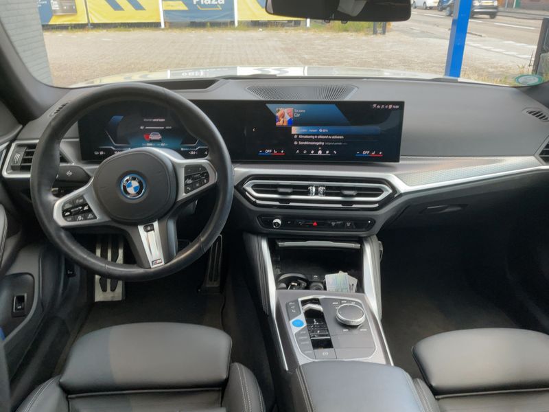 car BMW i4 id80574 photo #17