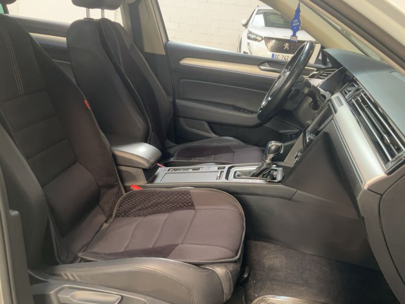 car Volkswagen Passat id80596 photo #16