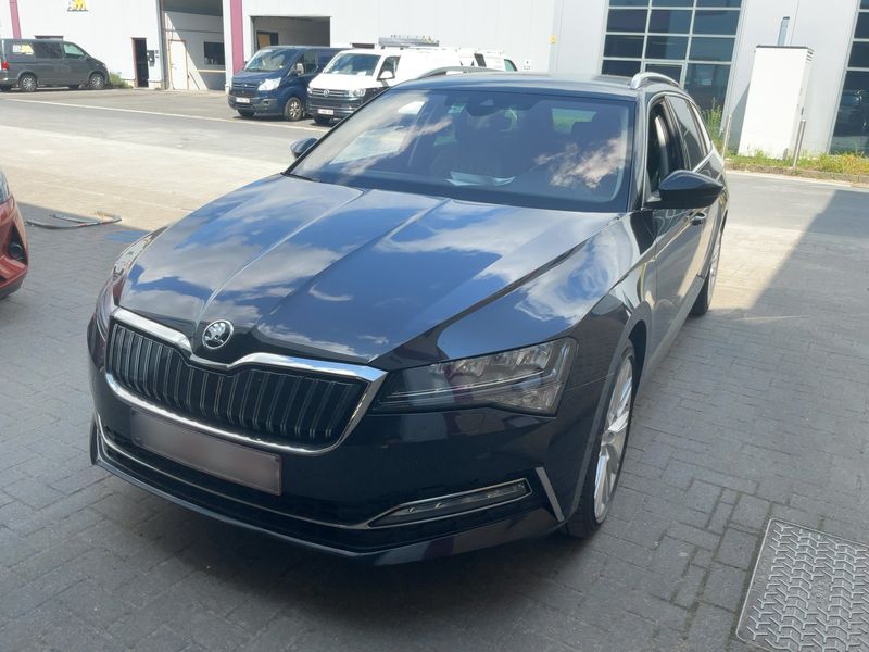 car Skoda Superb id80672 main photo