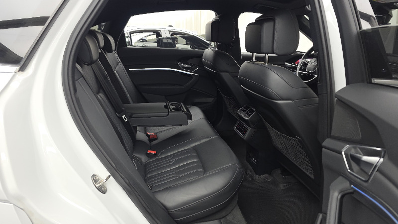 car Audi e-tron id80979 photo #12