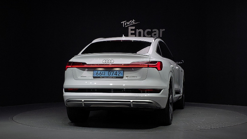 car Audi e-tron id80979 photo #4