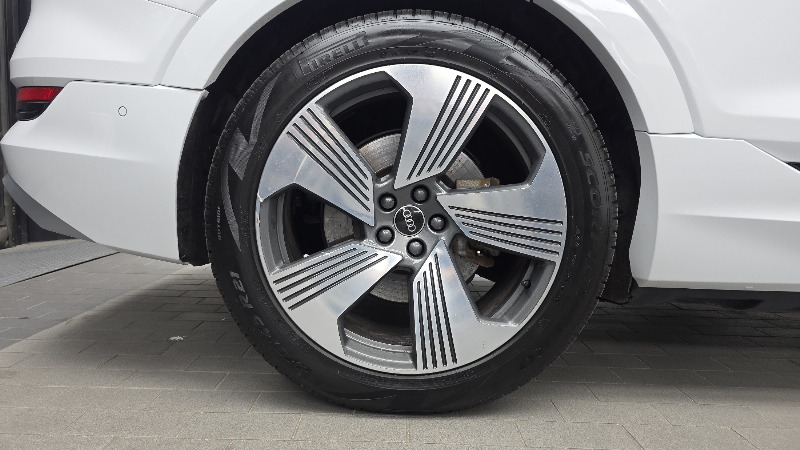car Audi e-tron id80979 photo #5