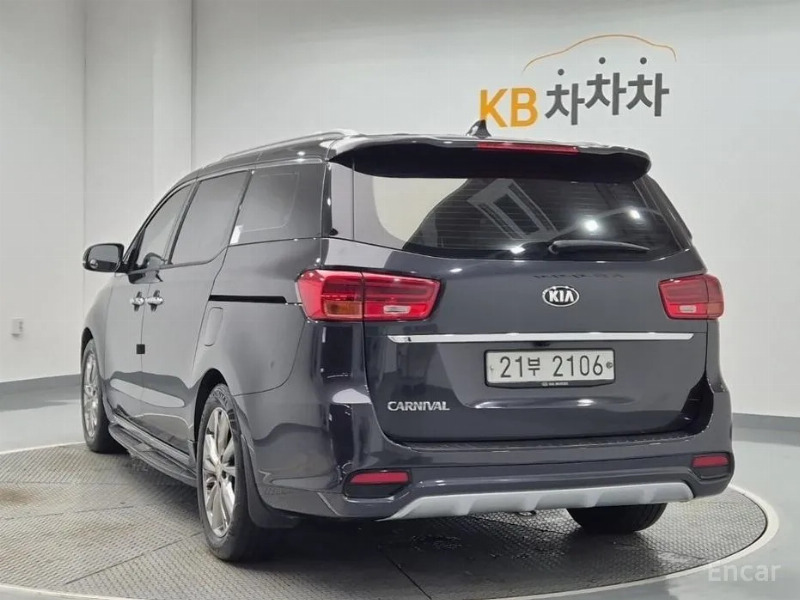 car KIA Carnival id81904 photo #2