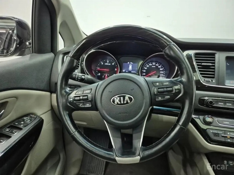 car KIA Carnival id81904 photo #9