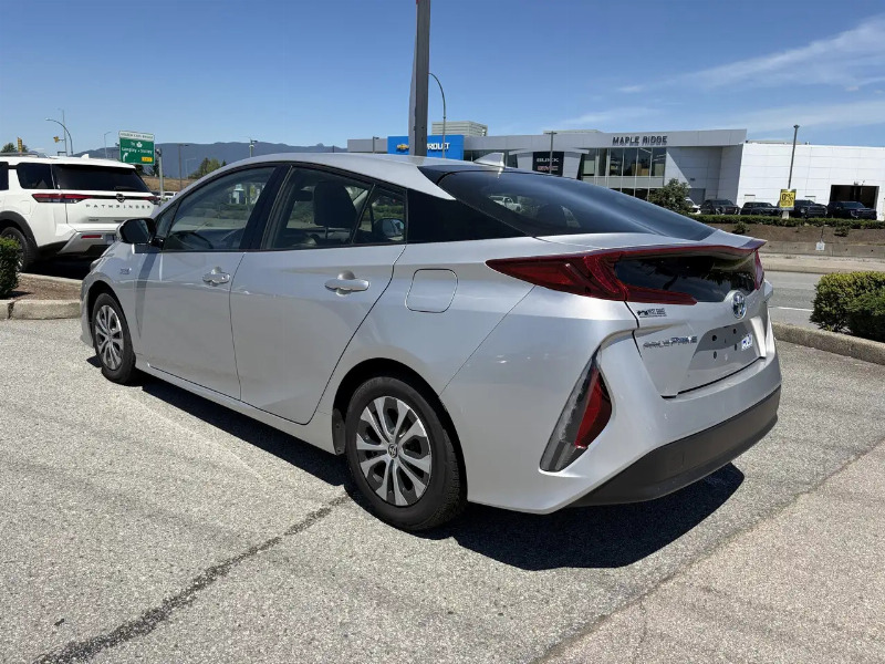 car Toyota Prius id83573 photo #2