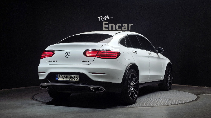 car Mercedes Benz GLC id84202 photo #2