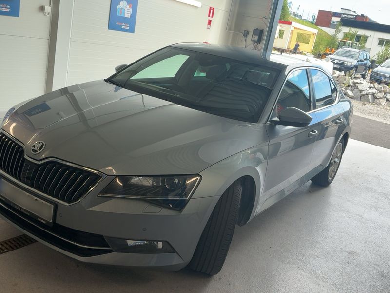 car Skoda Superb id84308 photo #2