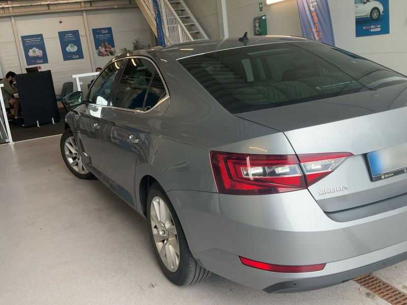 car Skoda Superb id84308 photo #3